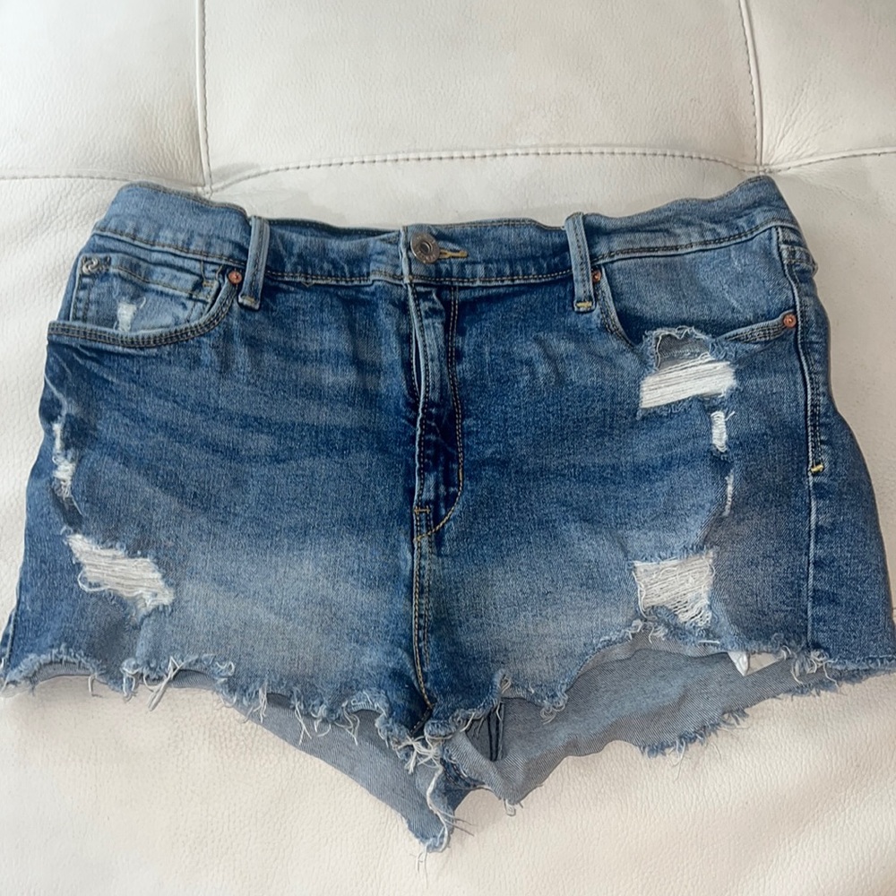 Denzen from Levi’s  denim shorts